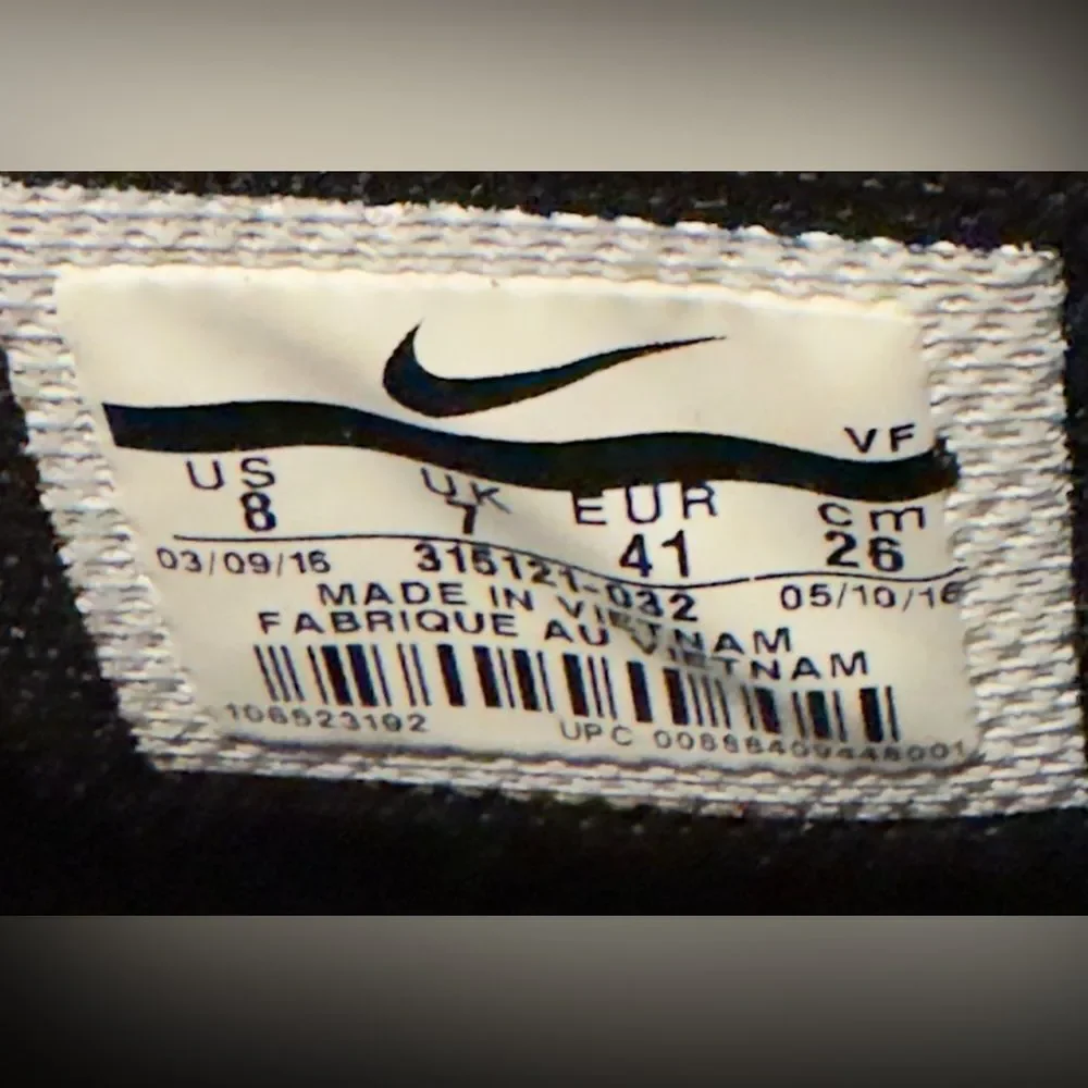 Nike Men’s Air Force 1 AF1 Black Lace Up High Top Sneakers. 8.